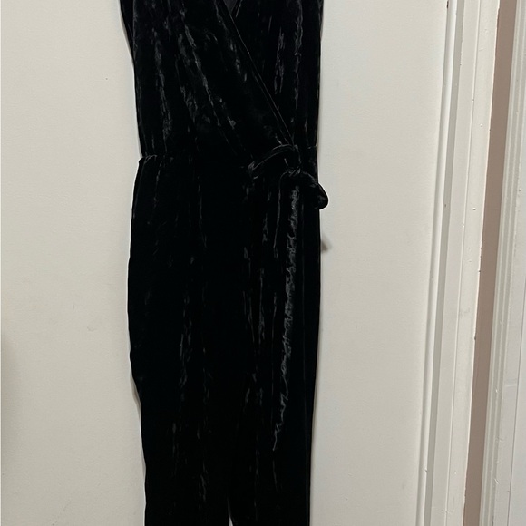 Newbury Kustom Women's Velvet Jumpsuit Black Size Small Sleeveless - Picture 2 of 6
